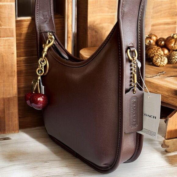 🚫SOLD🚫 Coach Curve Zip Limited Ed Shoulder Bag Maple/Brass & Cherry Charm - Picture 5 of 17